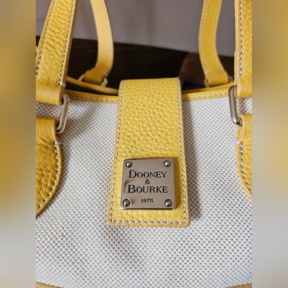 Dooney & Bourke Sunflower Shoulder Bag With Pouch And ID Tag! NWOT! - Picture 2 of 11